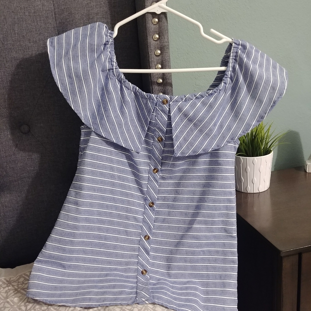 Women's BLOUSE Button closure BLUE Brand: PASSPORT Pattern: LINES size SMALL